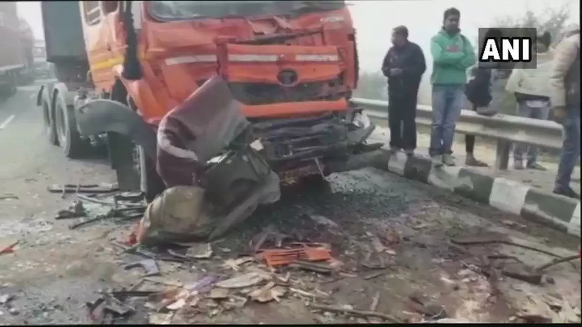 घने कोहरे के कारण रोहतक-रेवाड़ी राजमार्ग पर 10 से 12 वाहन आपस में टकराए 7 की मौत