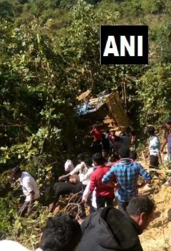 ओडिशा: ट्रक के पलट जाने से 8 लोगों की मौत हो गई और 25 से अधिक गंभीर रूप से घायल