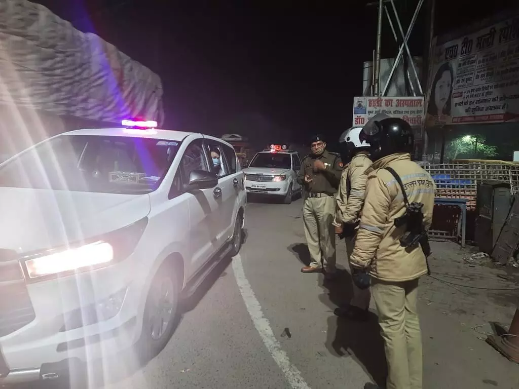 SP Balrampur के औचक निरीक्षण पर सहमे पुलिस वाले कई पर गिरी गाज