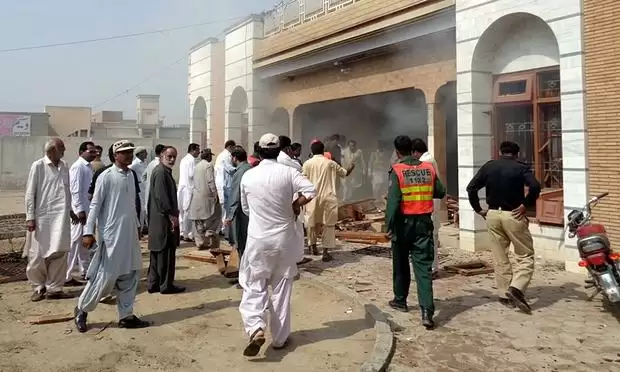 पाकिस्तानी में MP के ऑफिस के बाहर आत्मघाती हमला, 7 लोगों की मौत