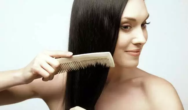 बालों के लिए बेहद जरूरी है सही Hair Brush चुनना