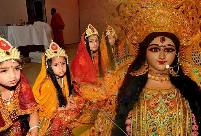 जानिए नवरात्रि में कन्या पूजा क्यों करें और कन्या पूजन का महत्व