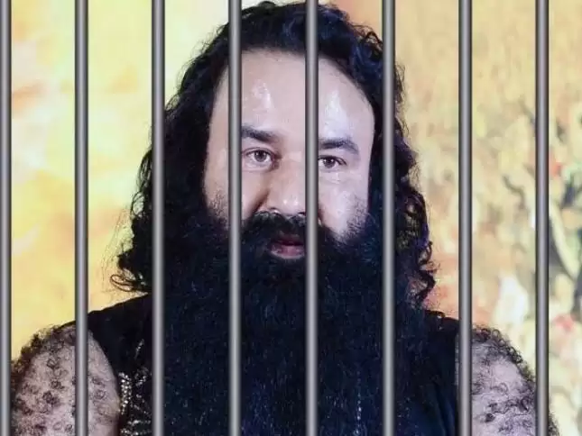 जेल में कैद राम रहीम के लिए 8 लोगों ने की ऐसी हरकत, मच गया हड़कंप