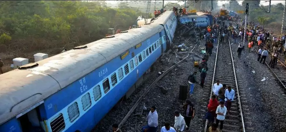 चित्रकूट ट्रेन हादसा जांच के आदेश राहत बचाव कार्य जारी