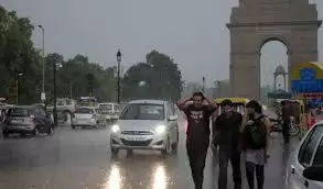 दिल्ली-NCR में बारिश व ओले गिरने के हैं आसार