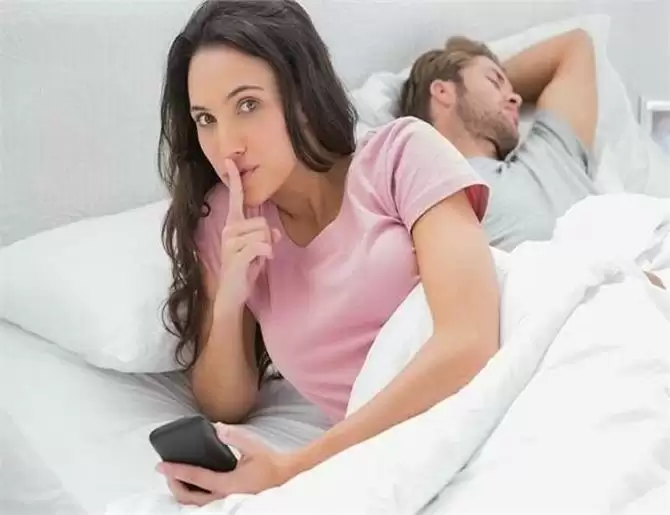 अपने partner के साथ बिस्तर पर सोते समय नही करना चाहिए ऐसी हरकते