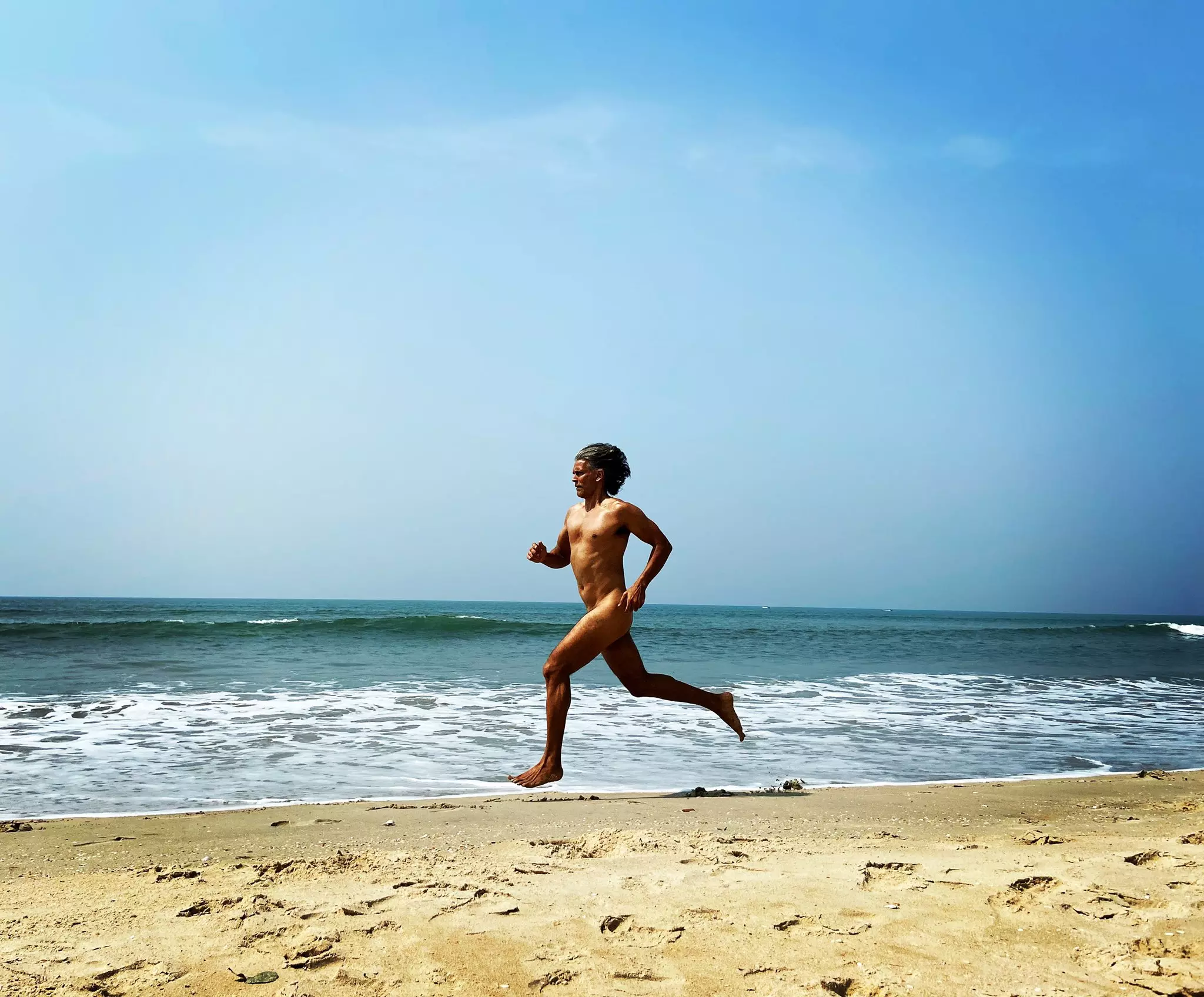 Goa Beach पर नंगई करने पर Actor Milind Sonam पर Police ने किया FIR