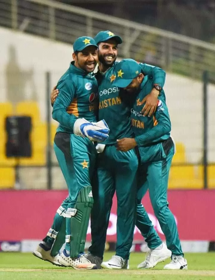 PAKvsNZ रोमांचक टी-20 मुकाबले में Pakistan ने New zealand को 2 रनों से हराया