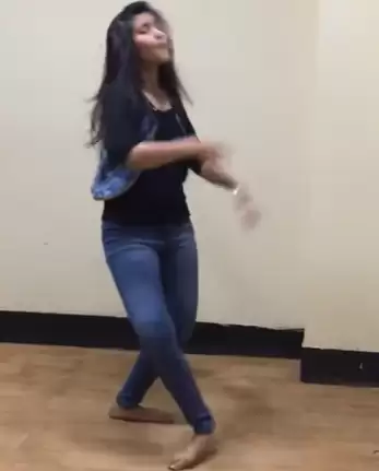 कोंचिंग क्लास में लड़की ने ऐसा किया डांस जिसका विडियो हुआ वायरल