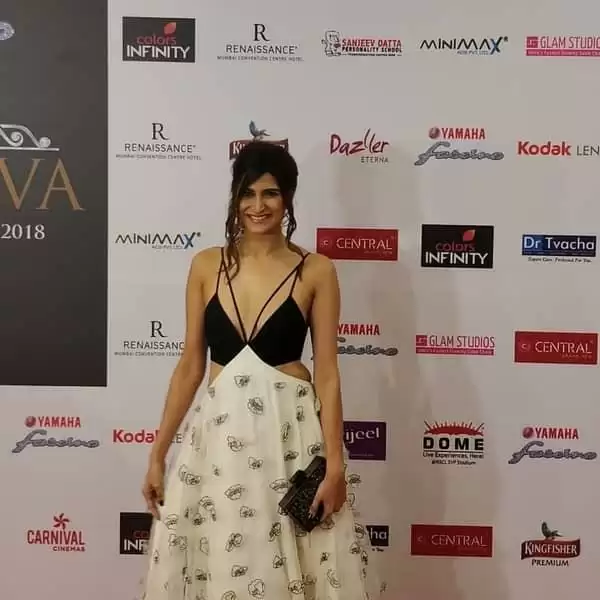 Miss Diva 2018 Grand finale में अभिनेत्री अहाना कुमरा ने hot ड्रेस में आई नजर