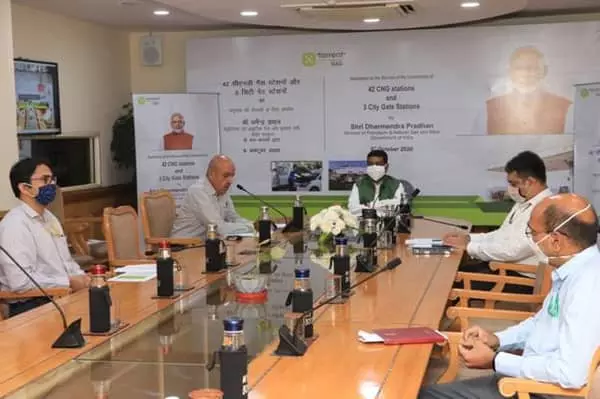 Environment और Auto Sector के लिए बड़ी खबर एक साथ 42 CNG Station देश भर मे लॉंच