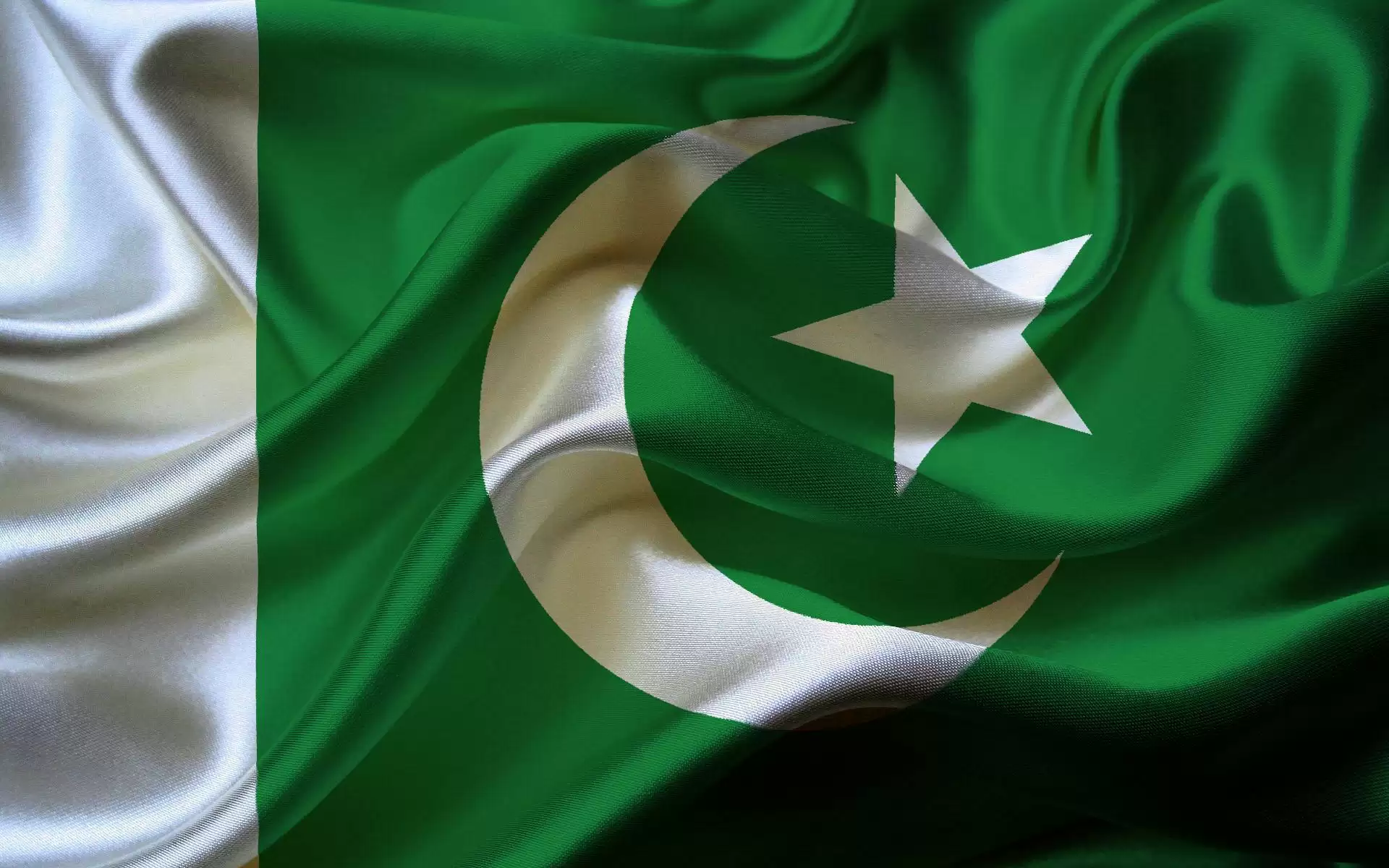 पाकिस्तान में 20 मरे और 65 धायल