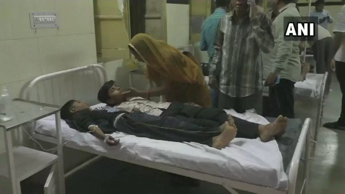 राजस्थान के सिरोही के जवाहर नवोदय विद्यालय के स्कूल छात्र ने खाने के बाद पड़े बीमार