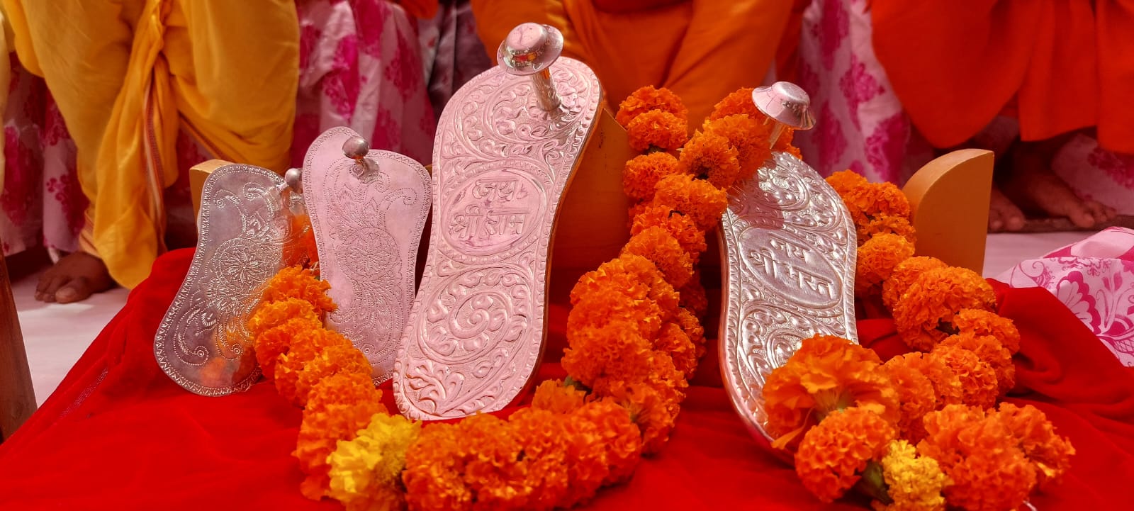 Nilesh Gaur of Madhya Pradesh donated Ram Bharat Padukas for the construction of Atal Vishwa Bandhuteshwaram Temple
