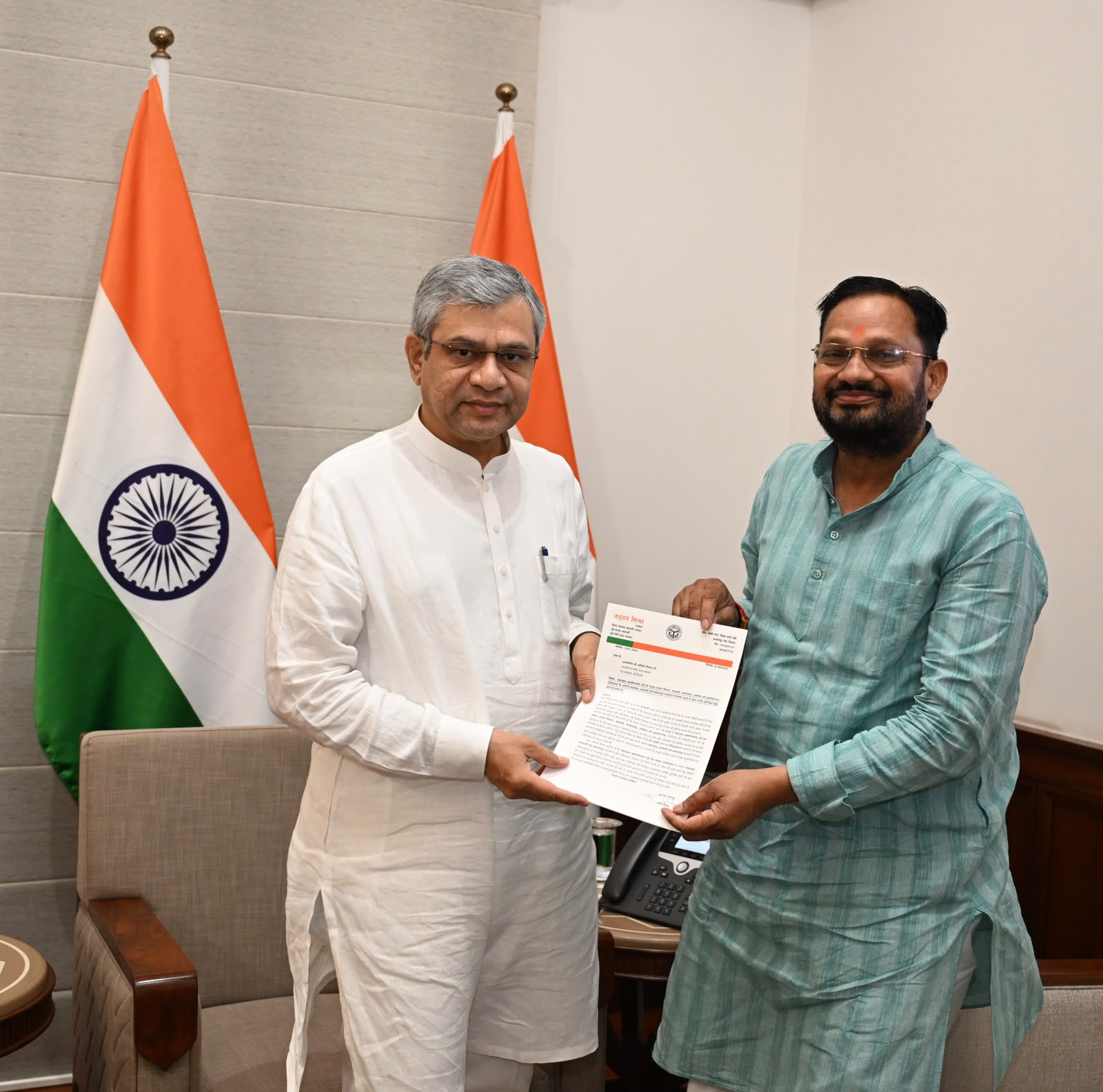 बहराइच-खलीलाबाद रेल परियोजना में तेजी की मांग, पूर्व सांसद दद्दन मिश्रा ने रेल मंत्री से की मुलाकात