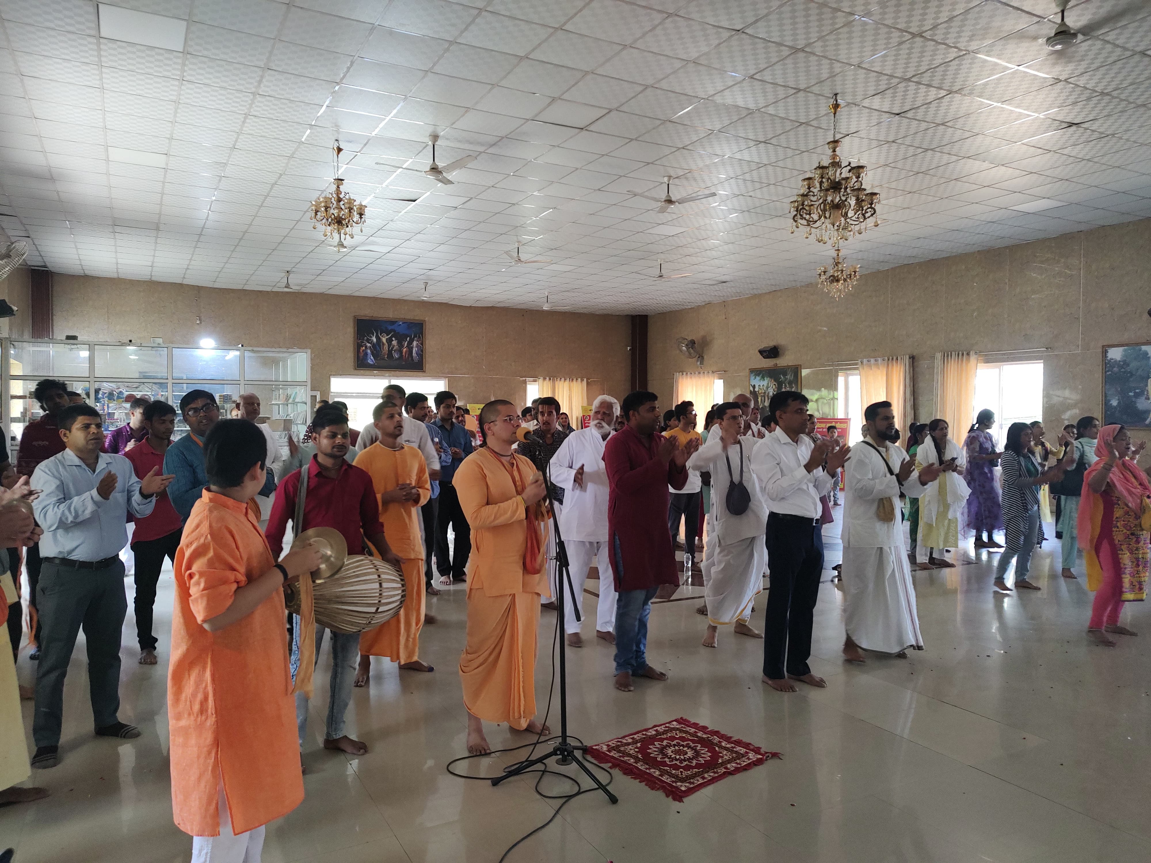 ISKCON temple celebrated "Ram Navami" with great pomp and show by chanting mantras and offering floral tributes.