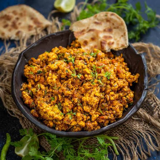 Paneer Bhurji &ndash; Spicy and Delicious Scrambled Cottage Cheese