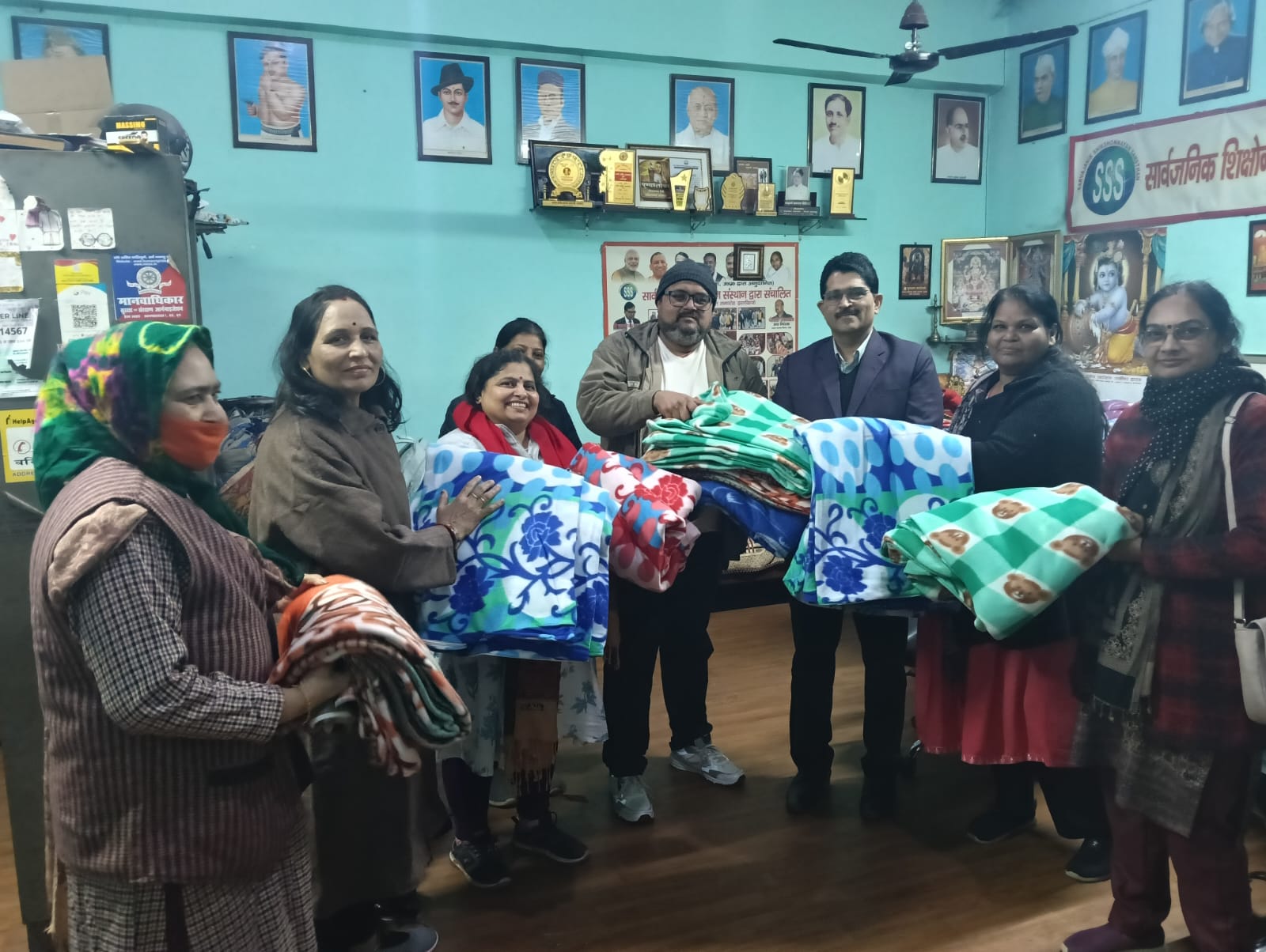 An example of service to the elderly in the harsh winter