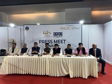 मुंबई: भारतीय ज्वेलरी इंडस्ट्री के लिए साल 2026 एक नई चमक लेकर आ रहा है। ऑल इंडिया जेम एंड ज्वेलरी डोमेस्टिक काउंसिल (GJC) अपने सबसे प्रतिष्ठित आयोजन, इंडिया जेम्स एंड ज्वेलरी शो (GJS अप्रैल 2026) के 9वें संस्करण की मेजबानी के लिए पूरी तरह तैयार है। यह भव्य B2B प्रदर्शनी 4 से 7 अप्रैल 2026 तक मुंबई के अत्याधुनिक जियो वर्ल्ड कन्वेंशन सेंटर में आयोजित की जाएगी।