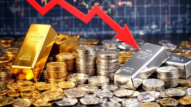 सोने-चांदी के दामों में ऐतिहासिक गिरावट: जून में ₹15,000 सस्ता हुआ सोना, चांदी ₹45,000 तक टूटी; देखें पूरी प्राइस लिस्ट