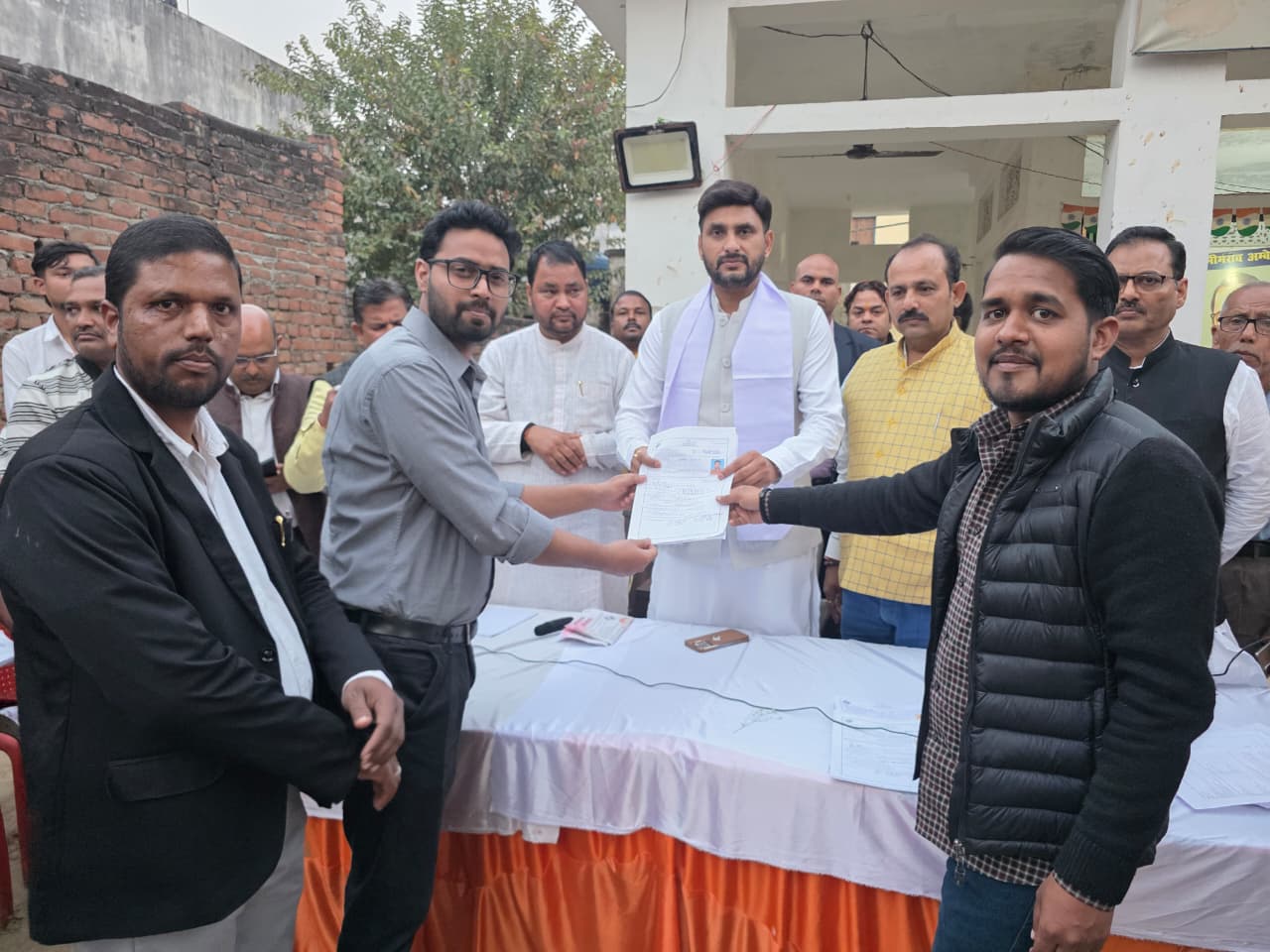 लोकतंत्र में प्रत्येक वोट का अपना महत्व : डॉ. नीरज सिंह