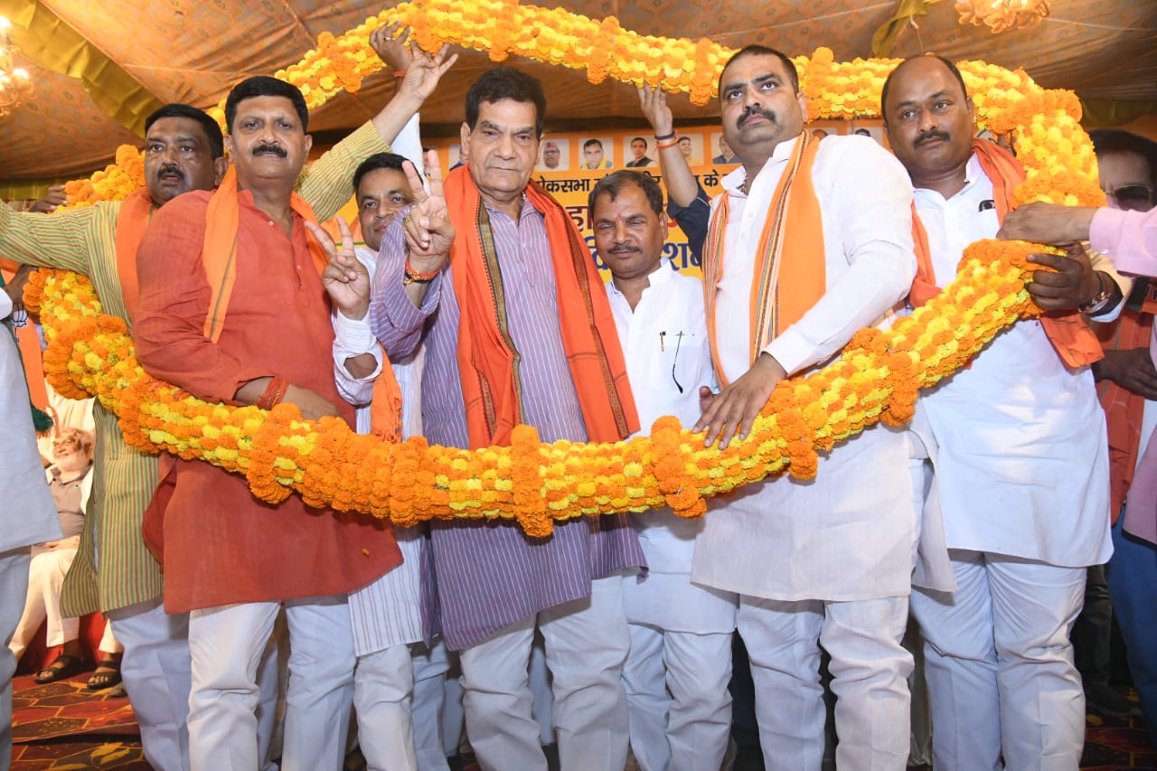 By winning Praveen Nishad, you must put a flower in the slogan of 400 crosses of Modi ji: A.K. Sharma