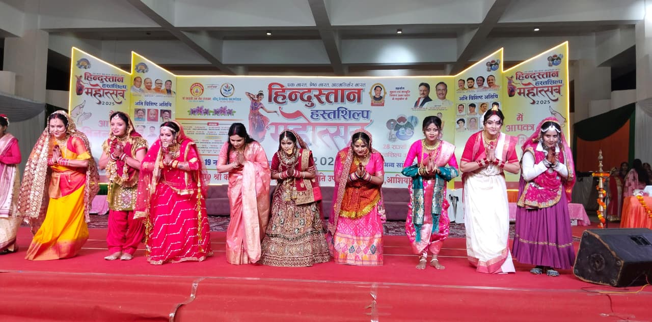 Hindustan Handicrafts Festival: A spectacular evening filled with cultural performances, modelling and folk songs