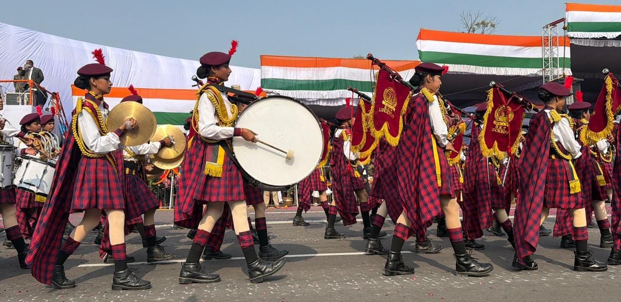 एस. आर. ग्लोबल स्कूल के 250 विद्यार्थियों ने गणतंत्र दिवस परेड में निभाई गौरवपूर्ण भूमिका