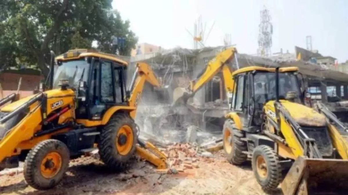 अवैध निर्माण: ज़िम्मेदारी किसकी और दंड किसे?