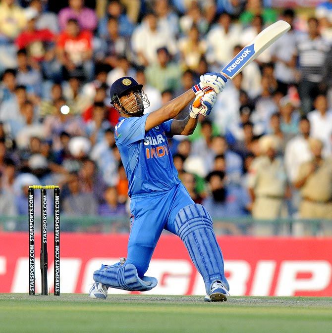 Mahendra Singh Dhoni : Dhoni  ने आईपीएल में कितने मैच खेले? और  Dhoni आईपीएल से कितना पैसा कमाते हैं जानिए 