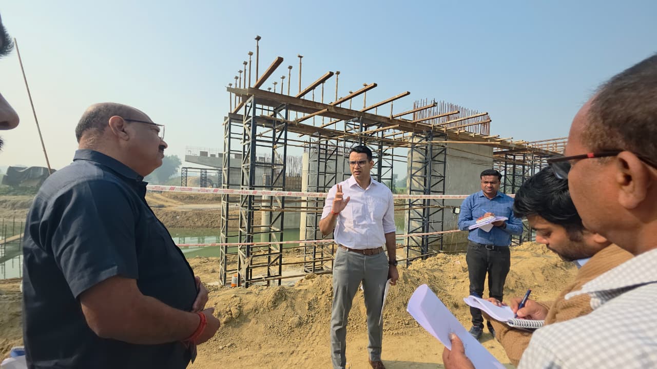 District Magistrate Vipin Kumar Jain conducted a surprise inspection of the under-construction ring road.