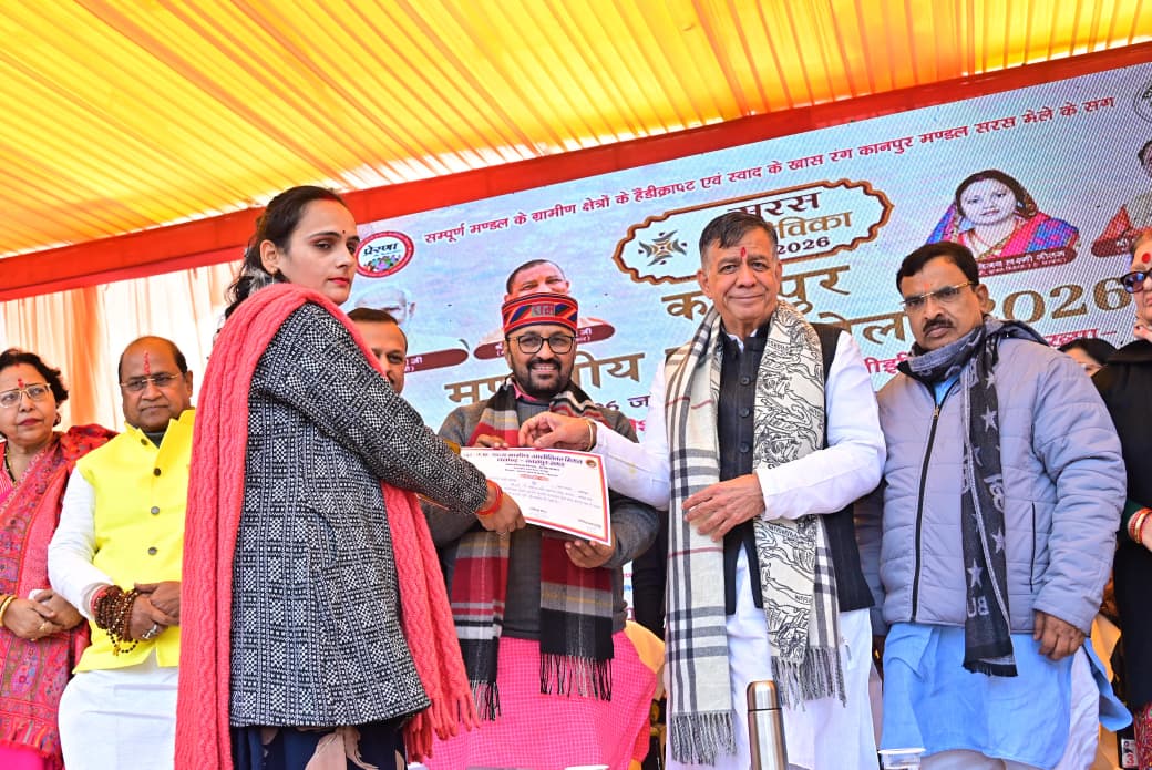 विधानसभा अध्यक्ष सतीश महाना और मंत्री योगेन्द्र उपाध्याय ने किया उद्घाटन; मोतीझील में 6 जनवरी तक सजेगा स्वदेशी उत्पादों का बाजार।