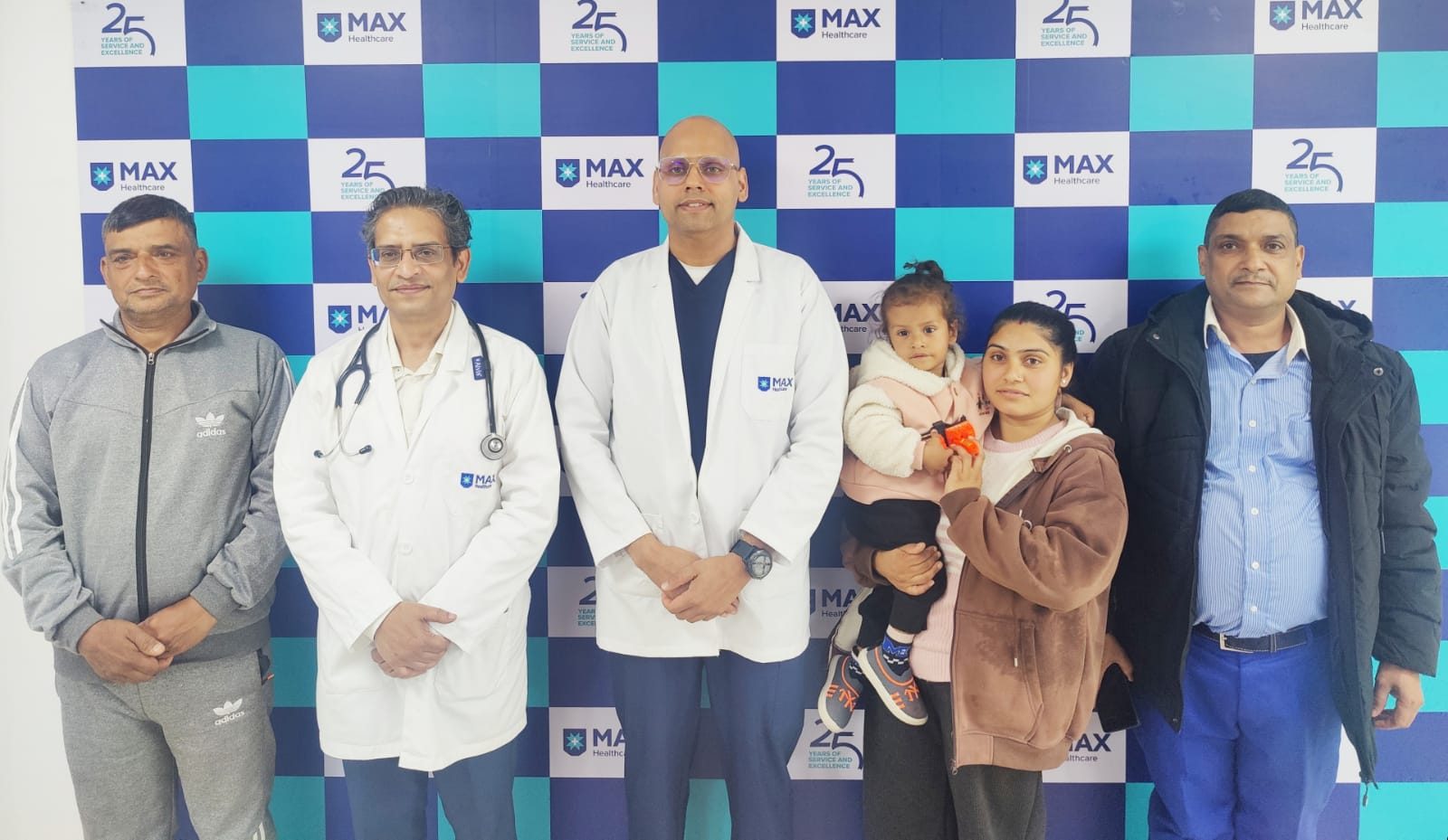 Doctors at Max Hospital, Lucknow, give a new lease of life to a 19-month-old child from Nepal Successful treatment of a rare congenital kidney and gallbladder disease
