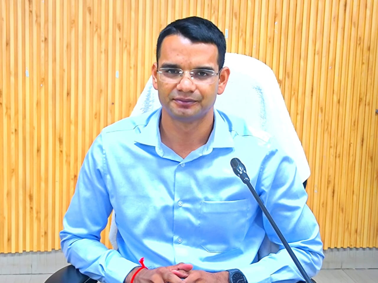 Cold wave advisory issued, 6 night shelters operational, bonfires burning at 214 locations