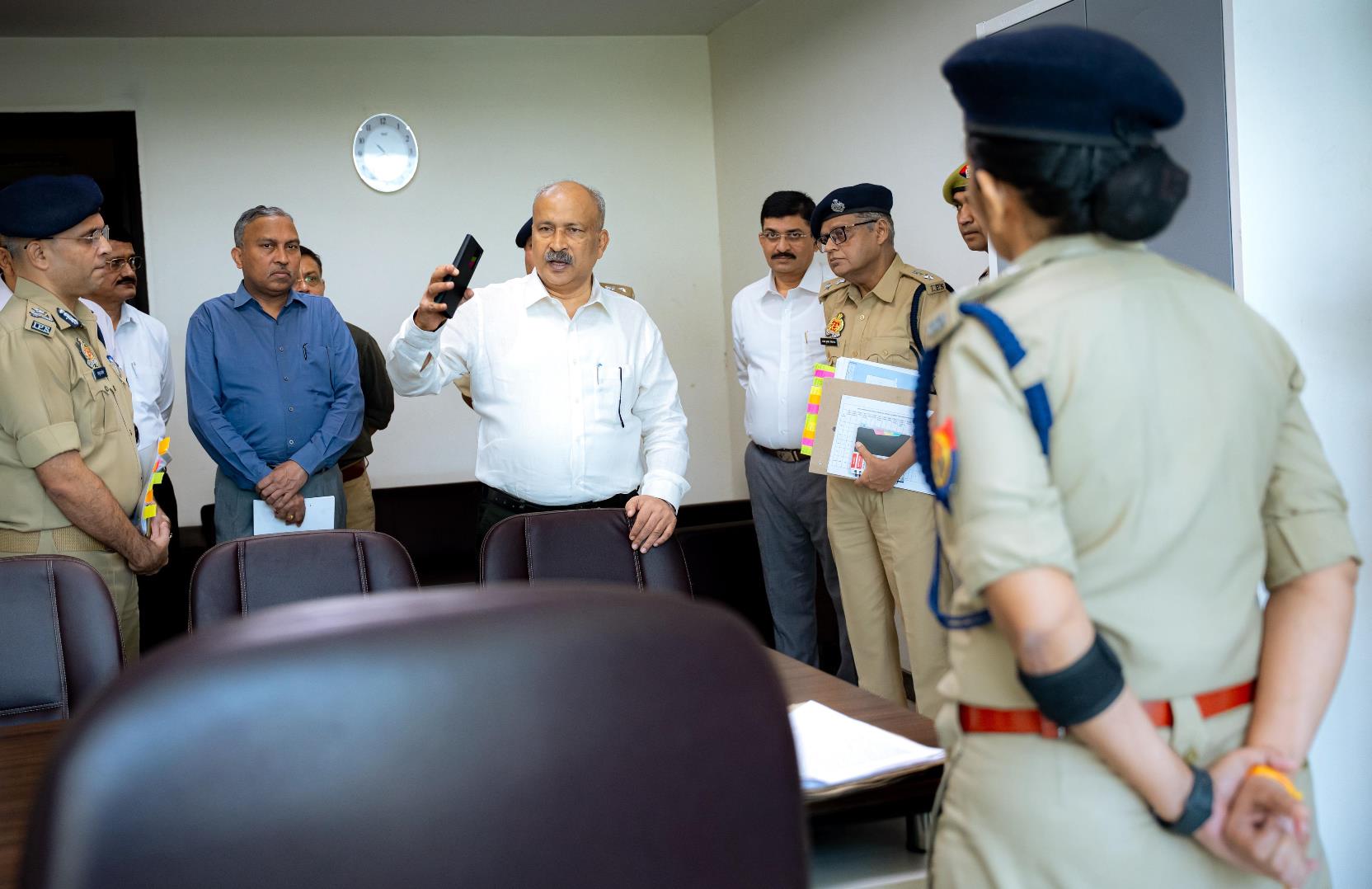 उत्तर प्रदेश पुलिस महानिदेशक ने एंटी-नारकोटिक्स टास्क फोर्स (ANTF) का निरीक्षण कर दिए अहम निर्देश