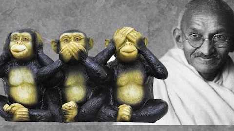गांधी जी के तीन बंदर और लोकतंत्र की सीढ़ियाँ: सुविधा के बहरेपन और मूक-दर्शक बनने के दौर में एक वैचारिक दस्तक