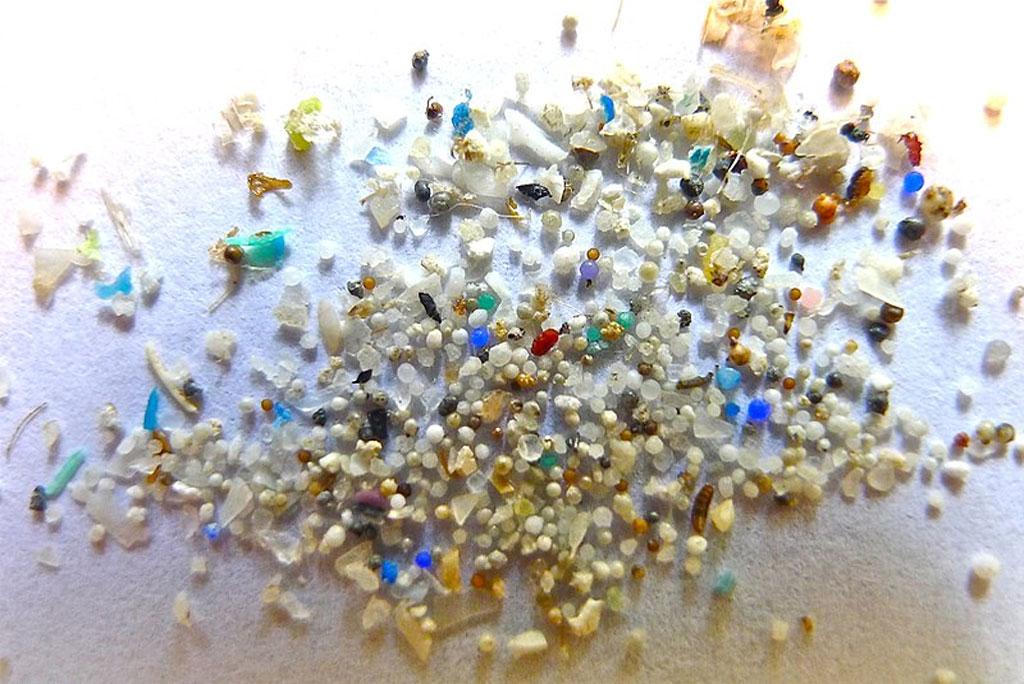 What is microplastic in hindi