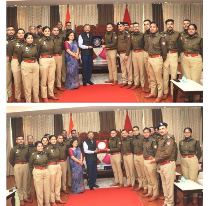 पुलिस महानिदेशक उ0प्र0 की 76 मि बिजनेस आई0पी0एस0एस0 अधिकारियों के साथ मनेर