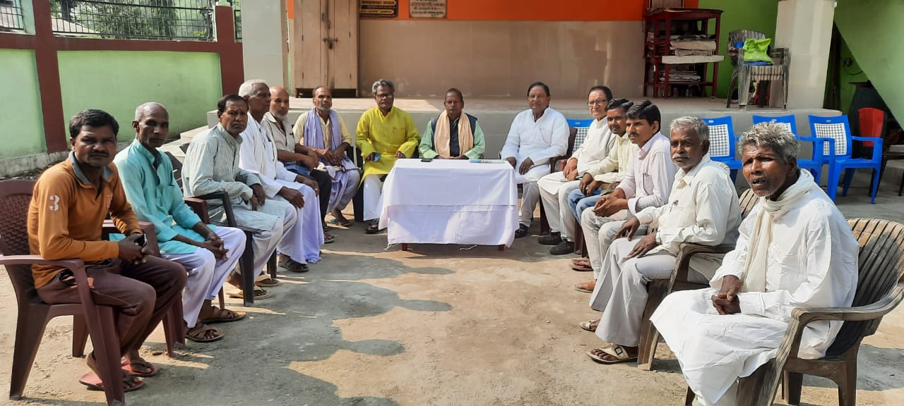 शोक सभा में साहित्यकार