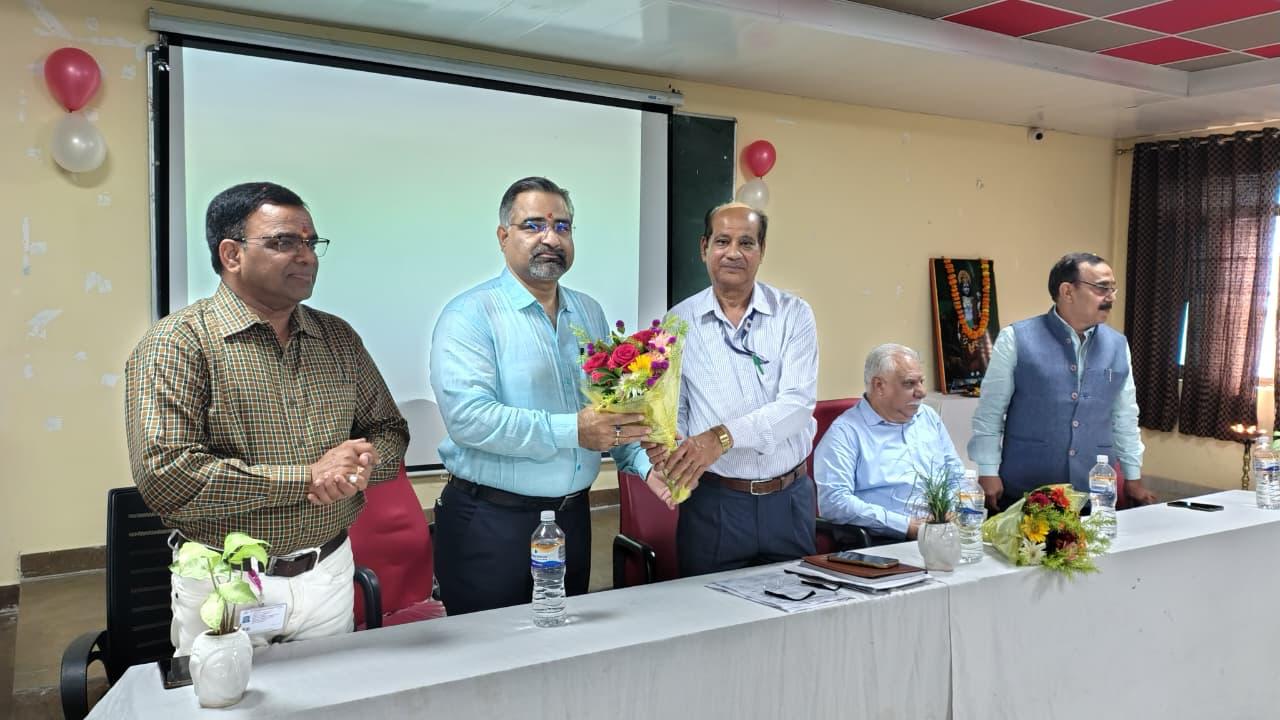गोयल आयुर्वेदिक मेडिकल कॉलेज में ‘ट्रांजिशनल करिकुलम’ का शुभारंभ: समाज सेवा का संदेश