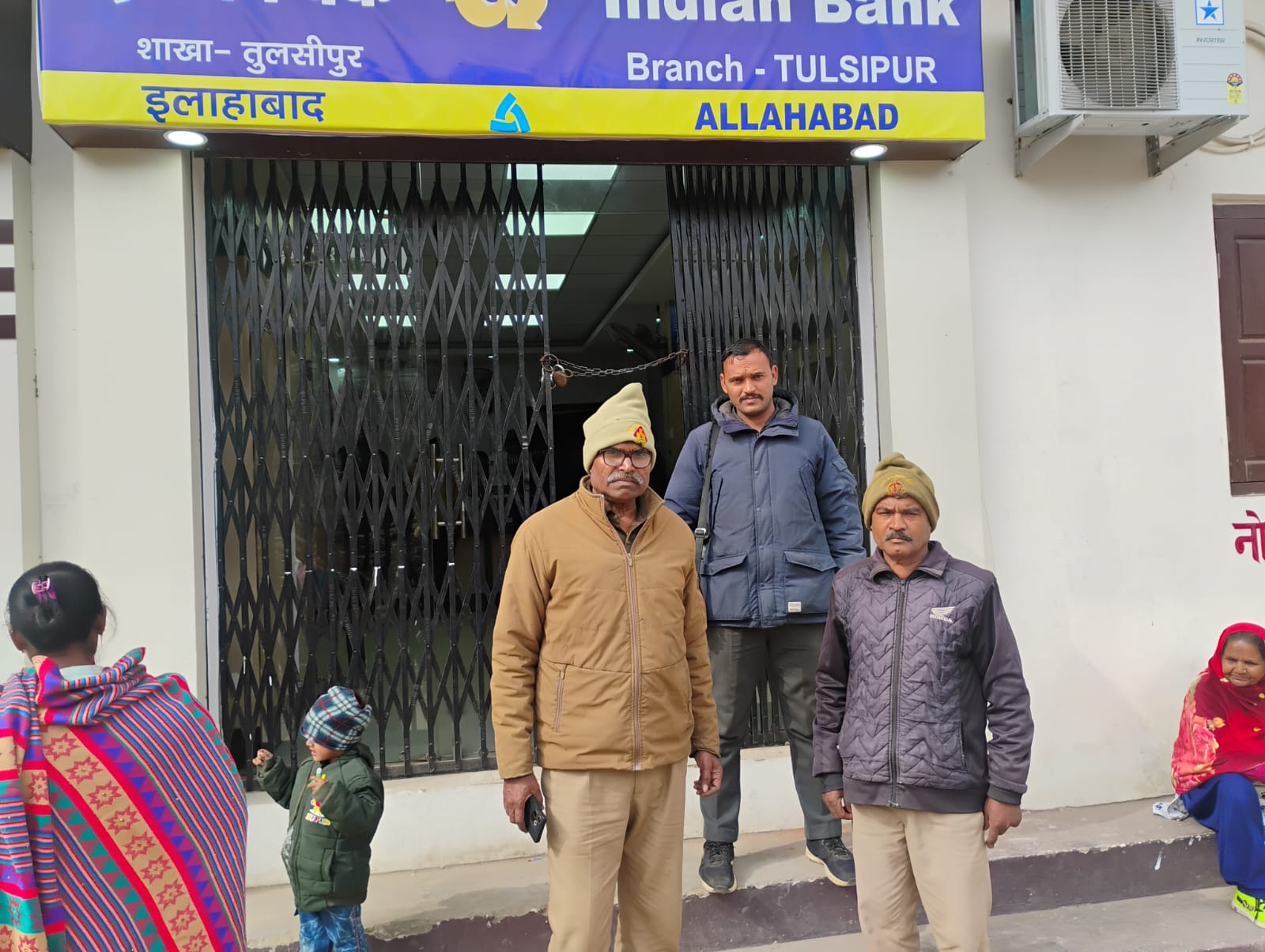 वित्तीय संस्थानों की सुरक्षा को लेकर बलरामपुर पुलिस का सघन चेकिंग अभियान