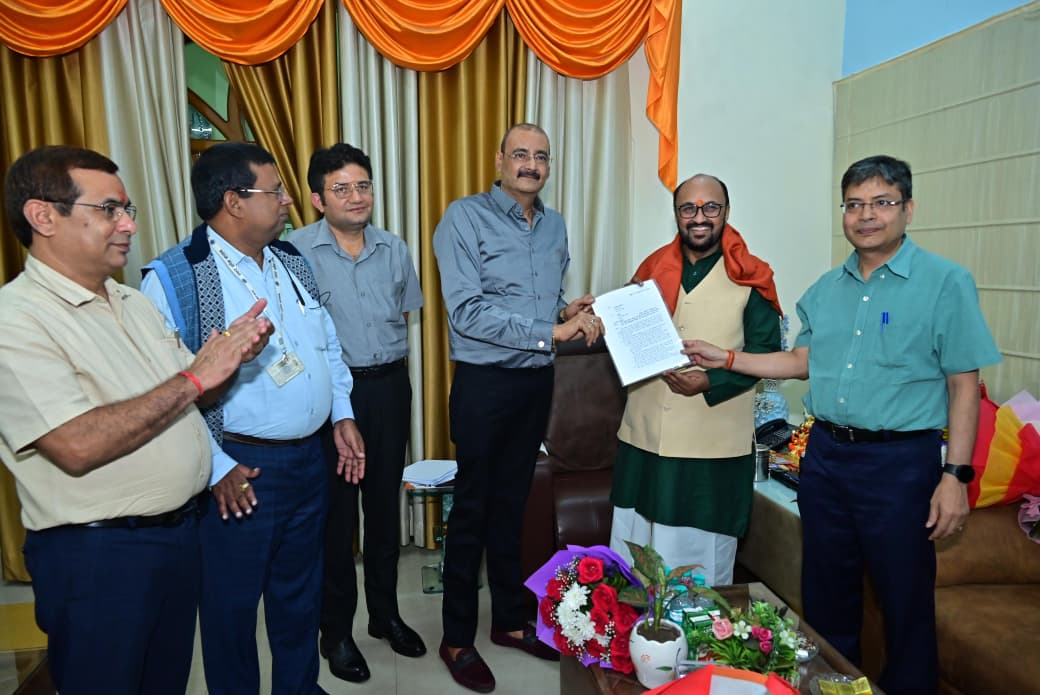 Promoting higher education in UP: Three private universities receive operating licenses.