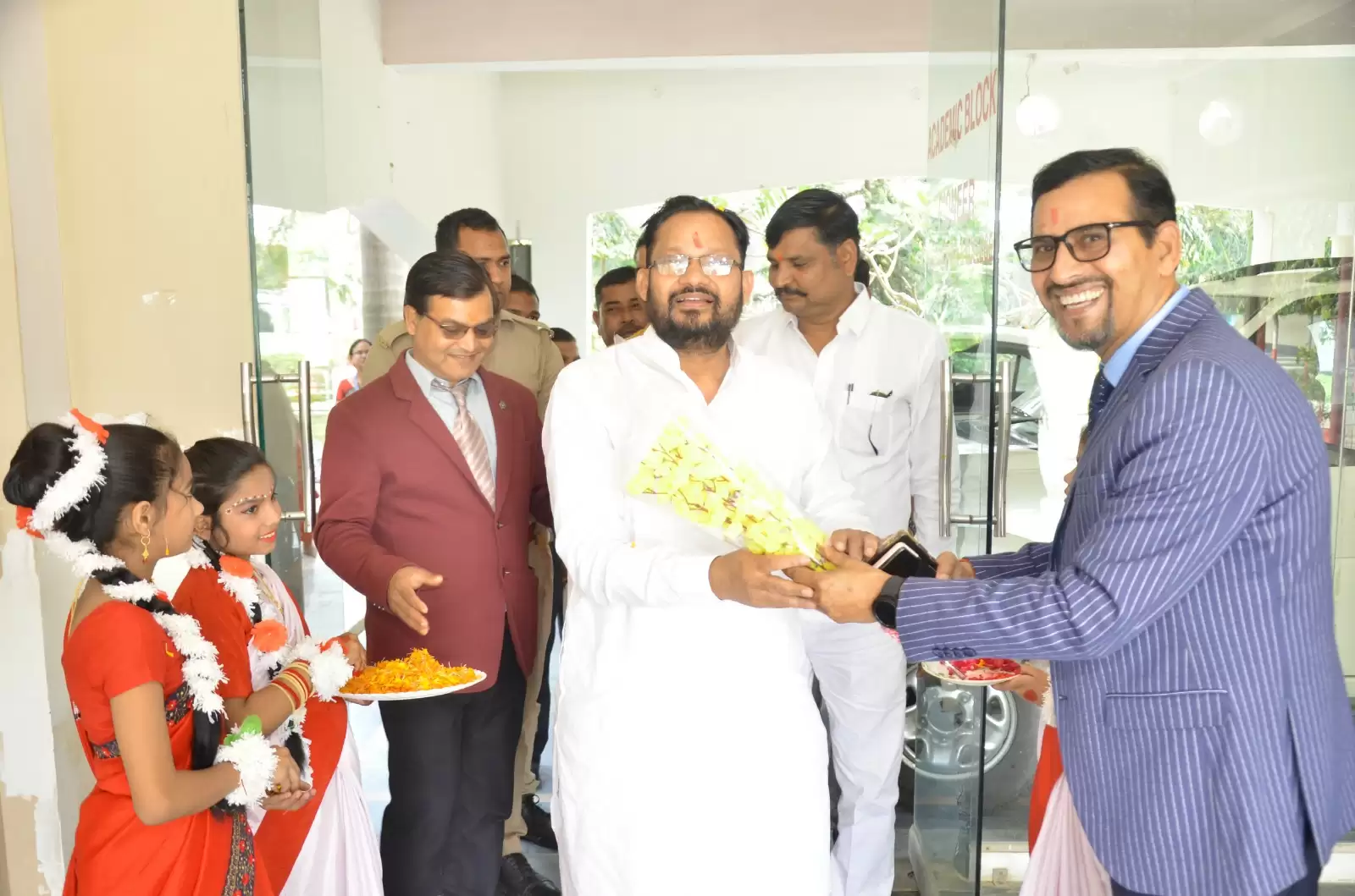 Pioneer public school balrampur aapki khabar 