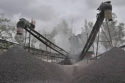 Serious pollution problem caused by gravel crusher plant in the school premises