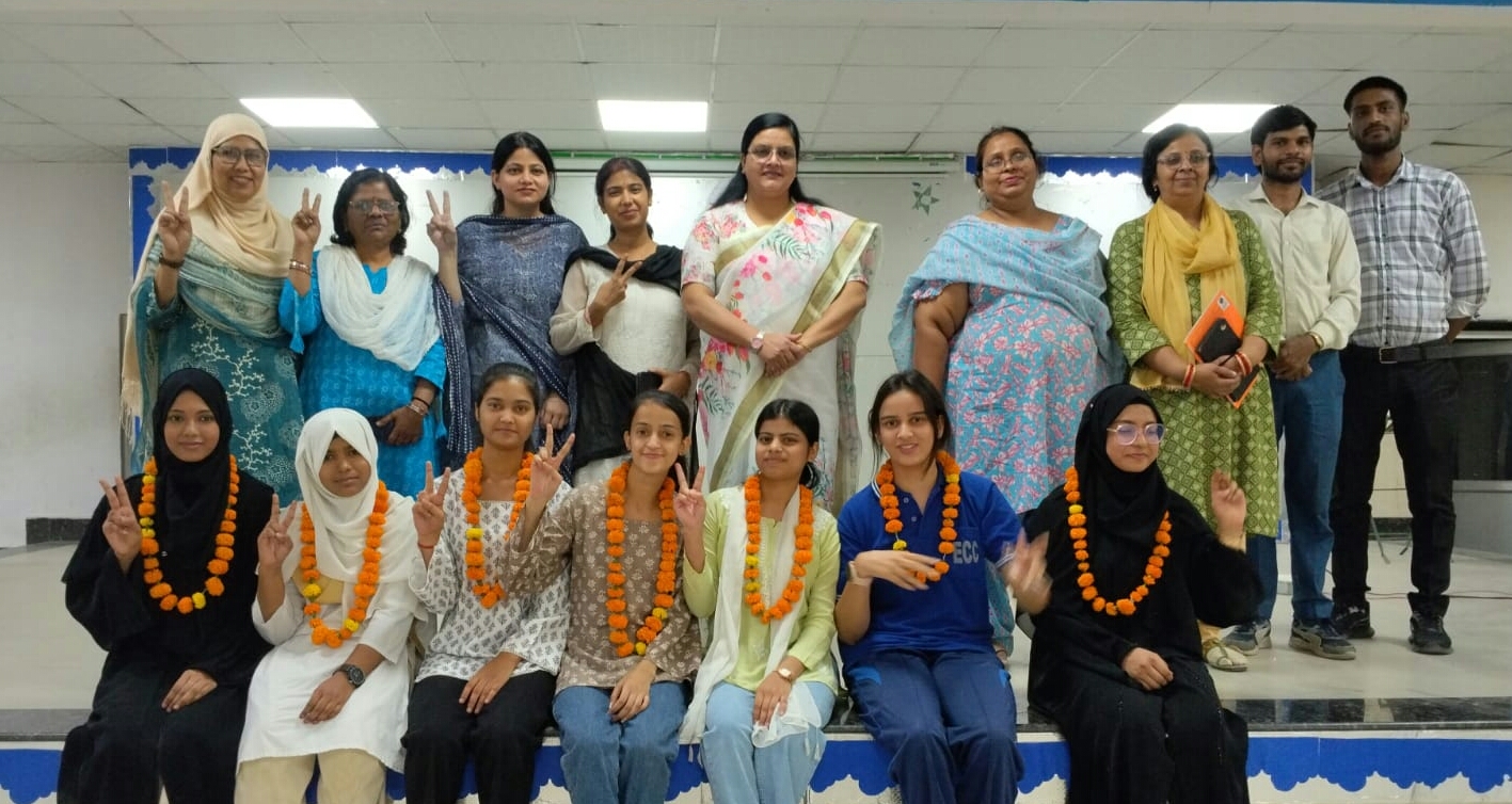 उ.प्र. बोर्ड परिणाम: इरम ग्रुप ऑफ स्कूल्स का दबदबा, रुकईया और विशाल बने टॉपर