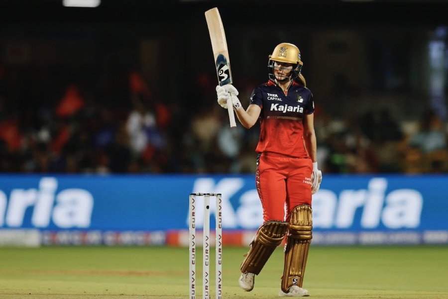 Ellyse Perry and Annabel Sutherland 