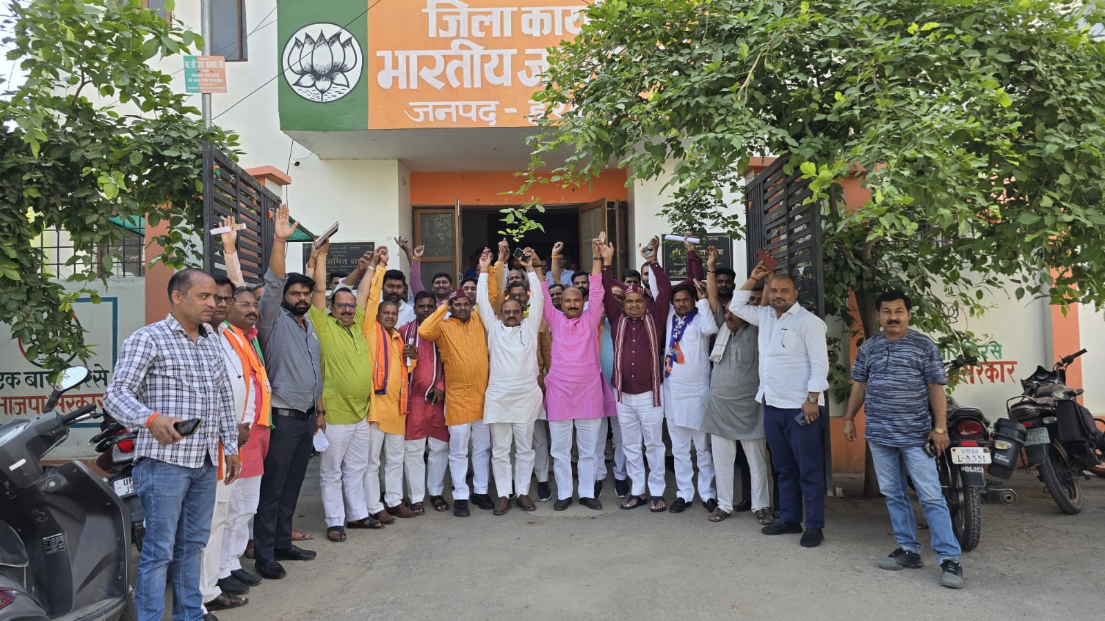 Meeting of Suheldev Bharatiya Samaj Party, Apna Dal, Nishad Party and Rashtriya Lok Dal held in BJP office.
