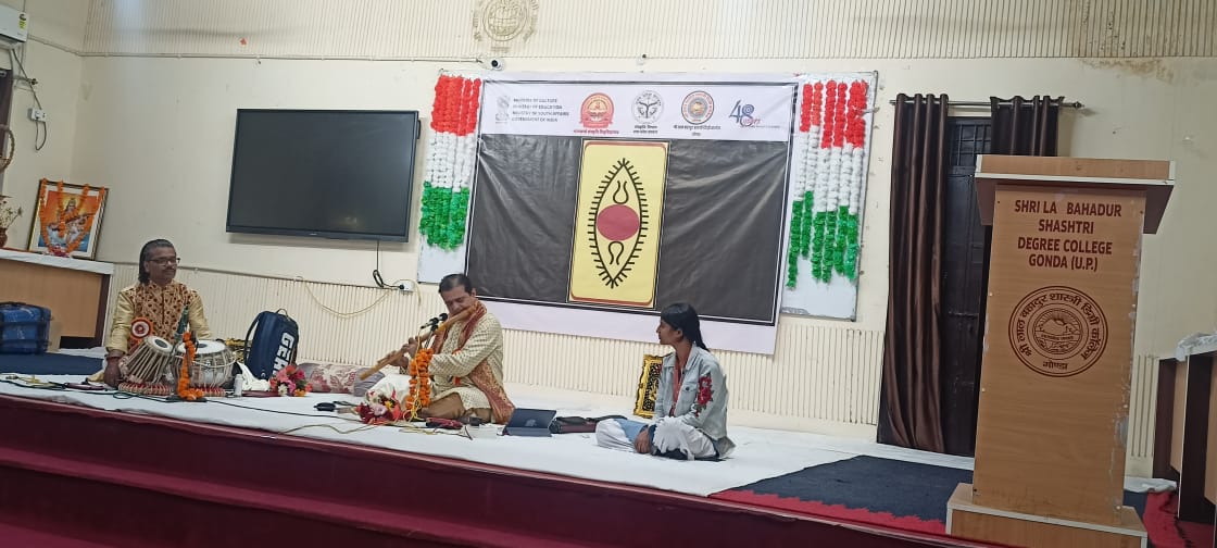 A melodious breeze of tunes blew at SPIC MACAY's flute recital programme