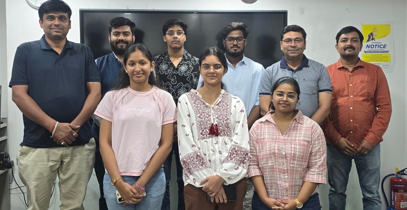 ह्यूमनिटीज से लेकर पीसीएम तक के छात्रों ने हासिल की सफलता, टॉपर्स टॉक में 2027 के अभ्यर्थियों को दिए तैयारी के टिप्स