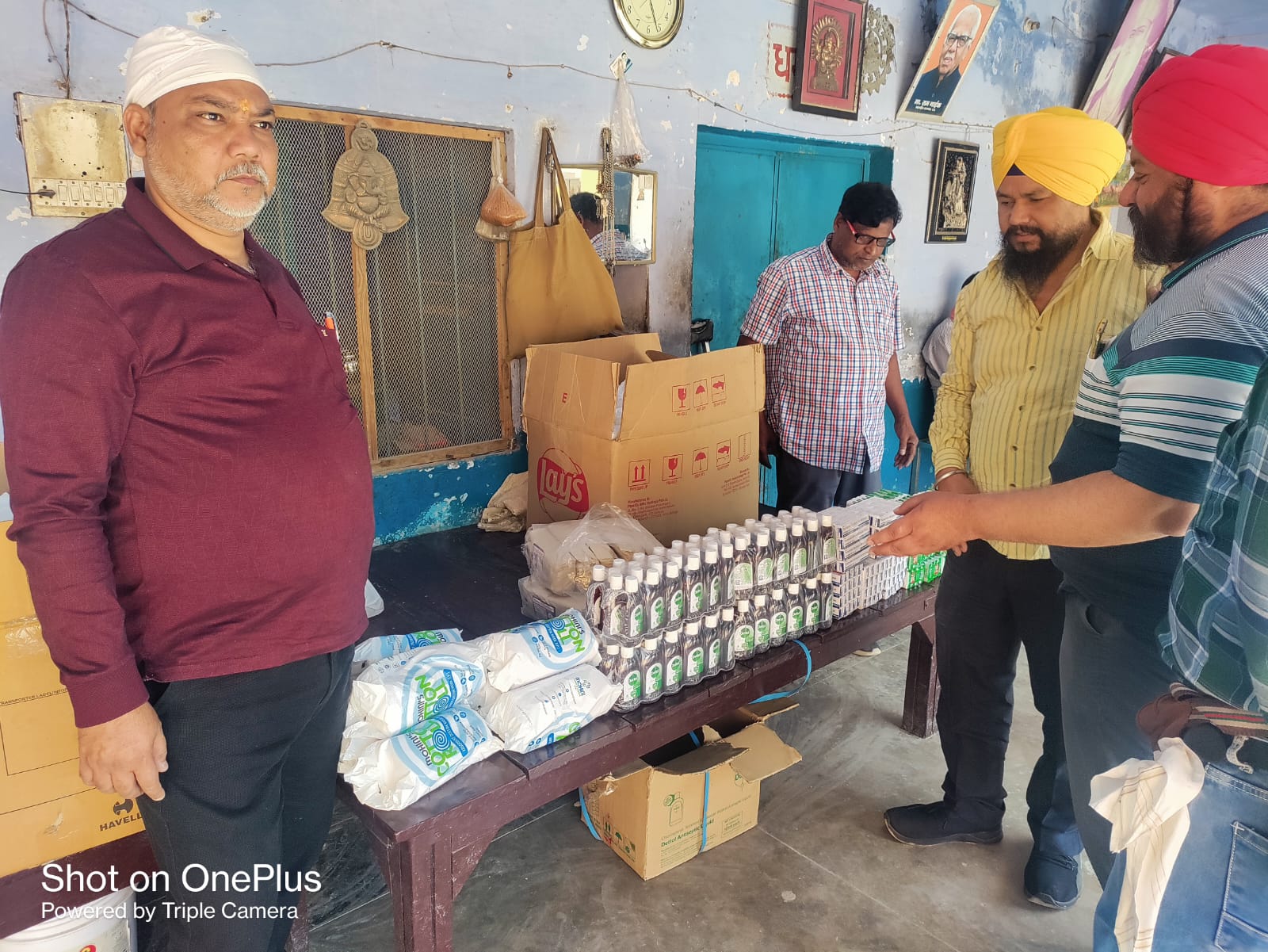 Jan Samaj Seva Sanstha distributed medicines, cotton, Dettol, skin cream (Povimed), clothes, fruits and sweets.